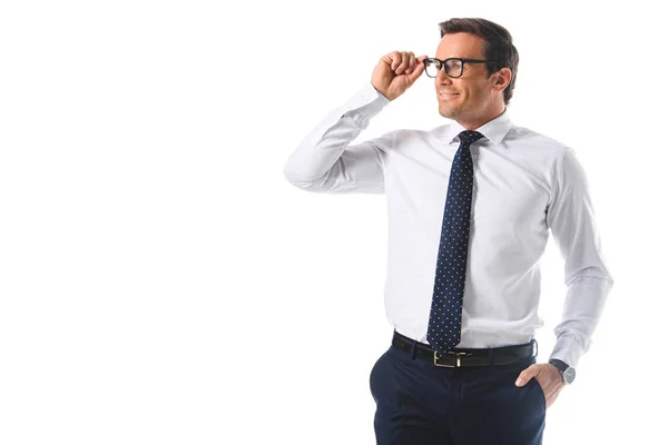 Homem Negócios Feliz Ajustando Óculos Isolados Fundo Branco — Fotografia de Stock