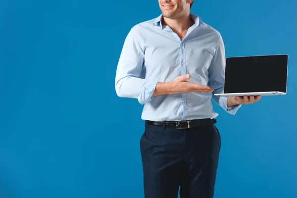Cropped Shot Smiling Man Holding Laptop Blank Screen Isolated Blue — Free Stock Photo