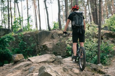 Dikiz koruyucu kask bmx ormanda sürme erkek aşırı bisikletçi