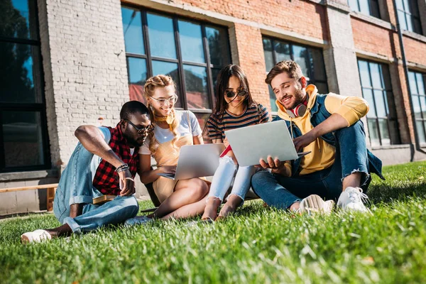 Interracial Group Students Laptops Notebooks Studying Green Lawn Together — Stock Photo, Image