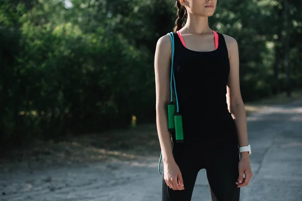 Cropped View Athletic Girl Jump Rope Park — Free Stock Photo