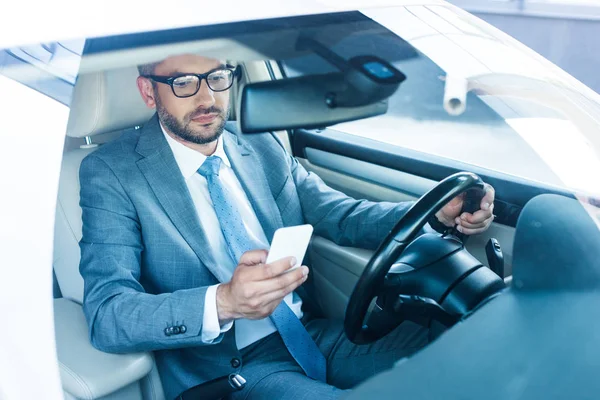 Portrait Businessman Smartphone Driving Car — Stock Photo, Image