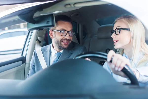 Portrait Blonde Businesswoman Eyeglasses Driving Car Colleague — Stock Photo, Image