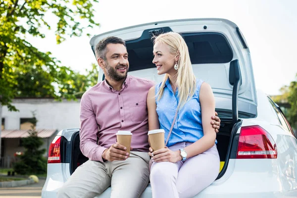 Portrait Smiling Couple Coffee Sitting Car Looking Each Other — Stock Photo, Image