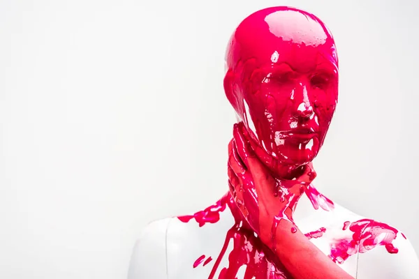 女性在红色油漆触摸人体模型颈部的裁剪图像白色手隔绝 — 图库照片