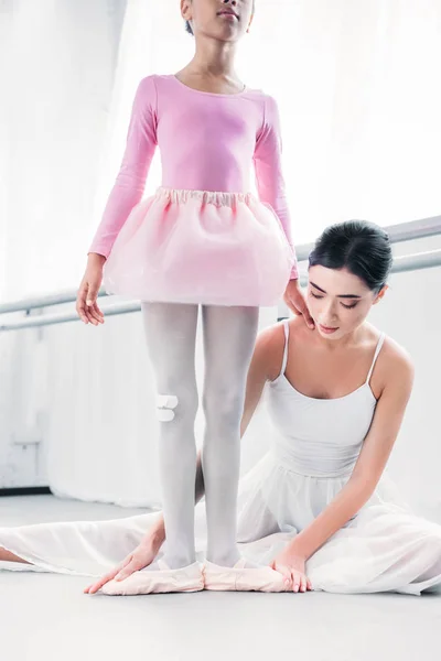 Cropped Shot Little African American Ballerina Exercising Teacher Ballet School — Stock Photo, Image