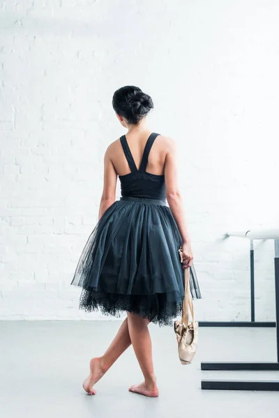 Back View Young Ballerina Holding Pointe Shoes While Standing Ballet — Stock Photo, Image