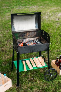 Barbekü Park için günlükleri ile ızgara görünümünü kapat