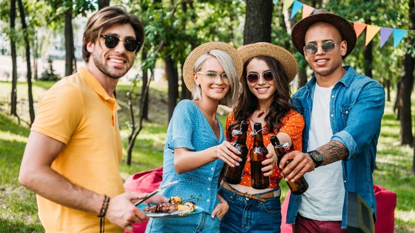 Portrait Young Multiethnic Friends Having Barbecue Summer Park — Stock Photo, Image