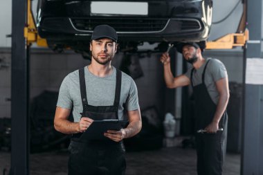 Pano, meslektaşım atölyesinde çalışan süre tutarak tulum otomatik mekanik