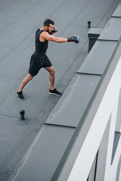 Vue Latérale Entraînement Boxeur Sur Toit — Photo