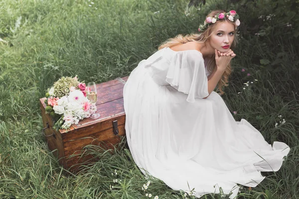 High Angle View Beautiful Young Bride Sitting Vintage Chest Looking — Stock Photo, Image