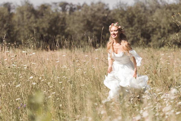 Cheerful Young Bride Wedding Dress Running Beautiful Field — Stock Photo, Image