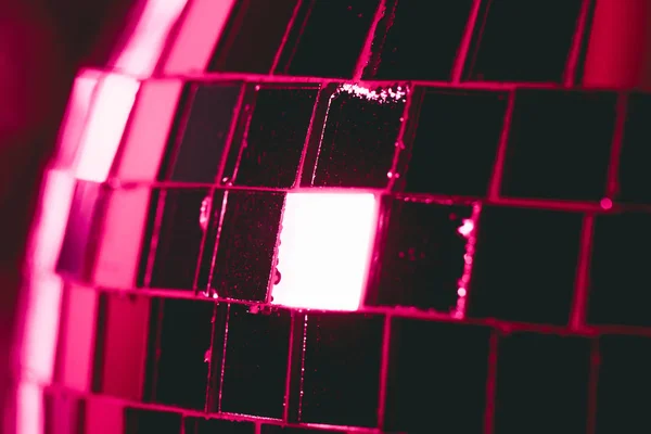 Detailní Pohled Lesklé Růžové Třpytivé Disco Koule Strany Pozadí — Stock fotografie