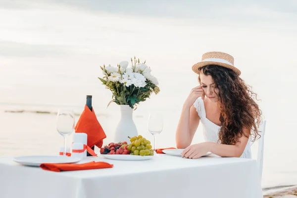 Upset Woman Waiting Romantic Date Alone Seashore — Stock Photo, Image