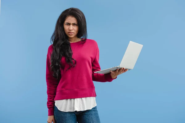 Angry African American Woman Holding Laptop Isolated Blue Background — Stock Photo, Image