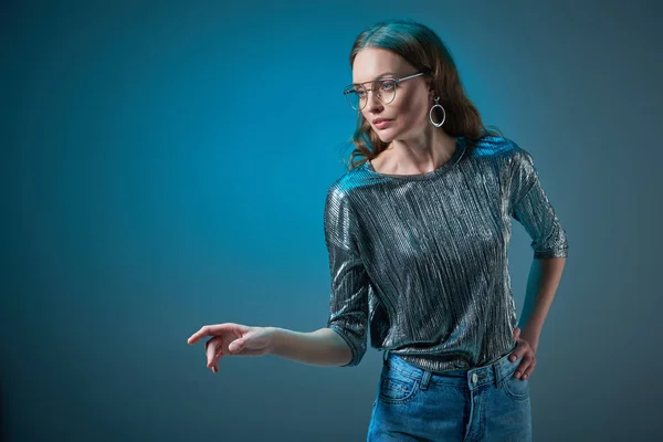 Fashionable Young Woman Spectacles Posing Hand Waist Looking Away Isolated — Stock Photo, Image