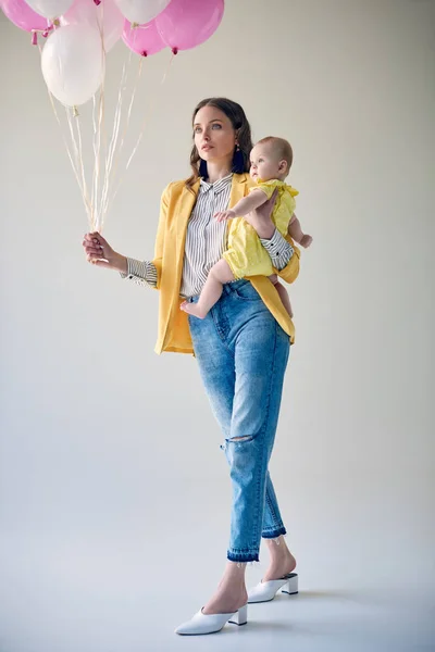 Low Angle View Stylish Woman Carrying Adorable Baby Girl Holding — Stock Photo, Image