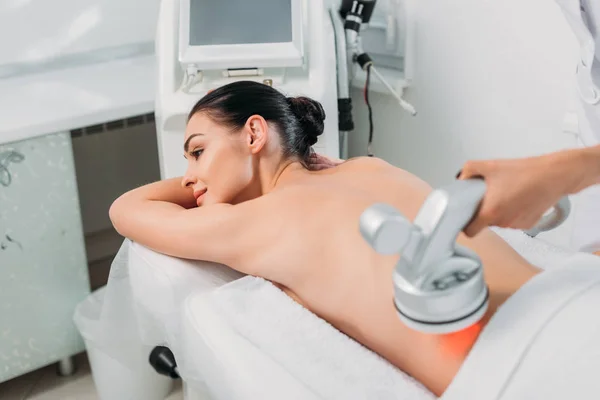 Woman Massage Table Getting Electrical Massage Done Cosmetologist Spa Salon — Stock Photo, Image