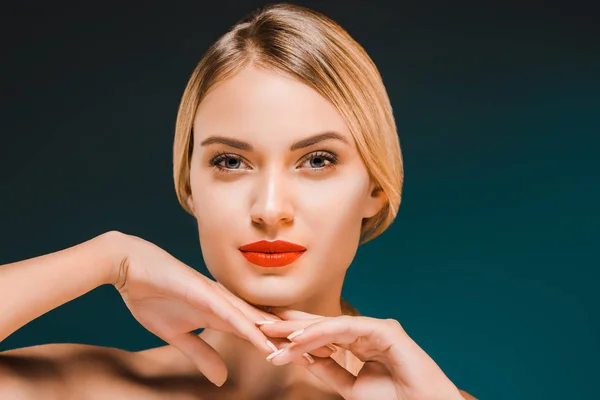 Portrait Beautiful Young Woman Red Lips Looking Camera Dark Background — Stock Photo, Image