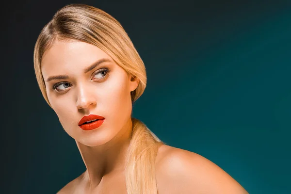 Portrait Beautiful Blond Woman Red Lips Looking Away Dark Background — Stock Photo, Image