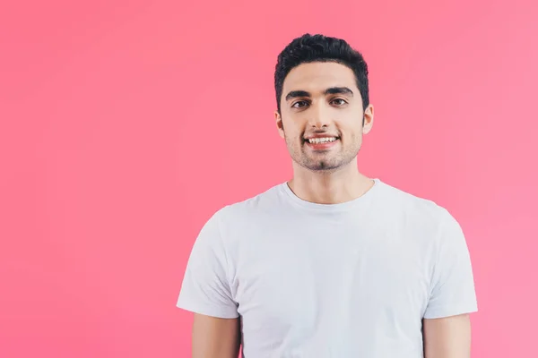 Retrato Homem Bonito Sorridente Olhando Para Câmera Isolada Rosa — Fotografia de Stock