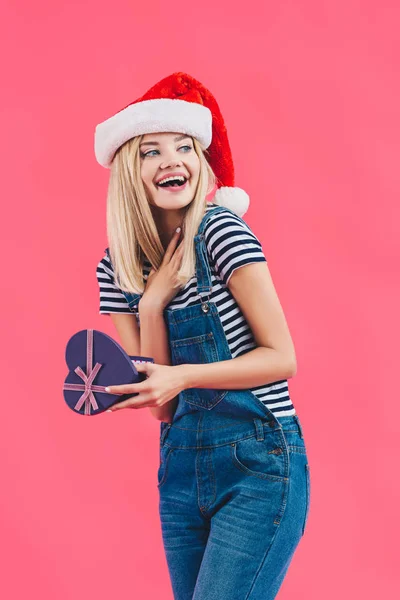Portrait Smiling Woman Santa Claus Hat Heart Shaped Gift Isolated — Free Stock Photo