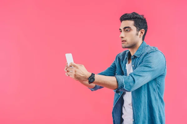 Portrait Man Taking Selfie Smartphone Isolated Pink — Stock Photo, Image