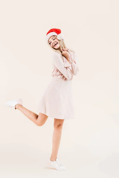 Full Length View Beautiful Happy Young Woman Dress Santa Hat — Free Stock Photo