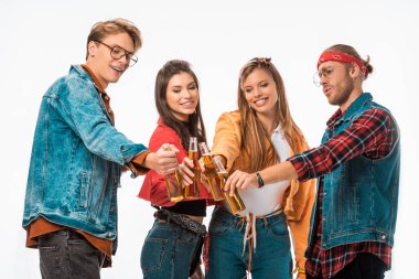 bira şişeleri üzerinde beyaz izole tarafından tungur şık genç hipster arkadaşlar