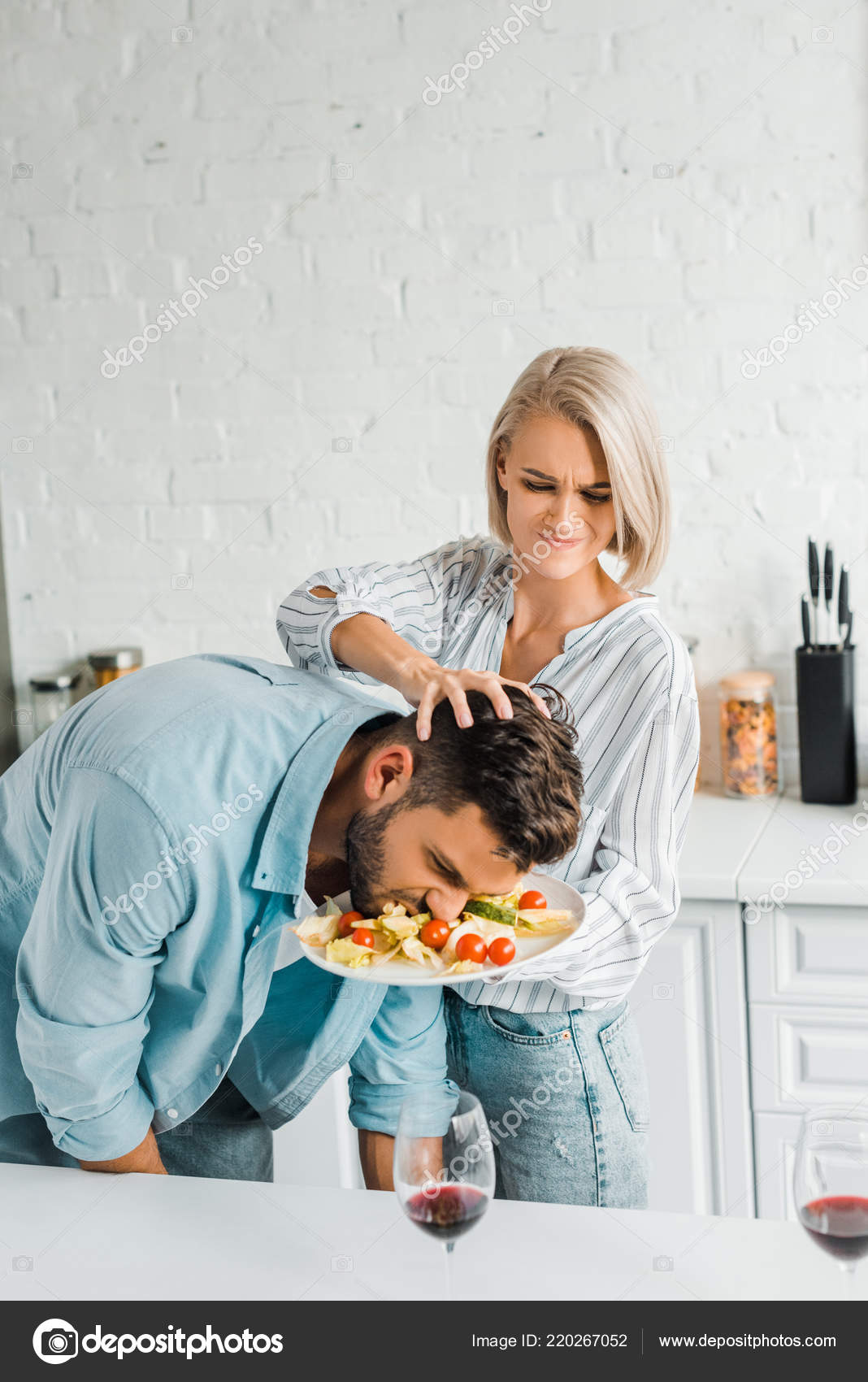 Angry Girlfriend Smashing Boyfriend Face Salad Plate Kitchen Stock Photo By C Vitalikradko 220267052