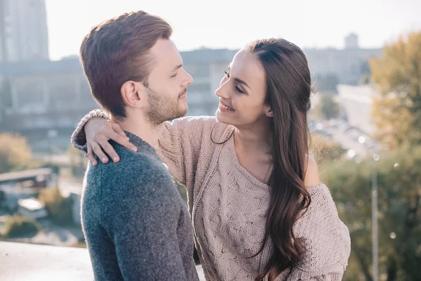Happy Young Couple Embracing Looking Each Other Rooftop — Stock Photo, Image