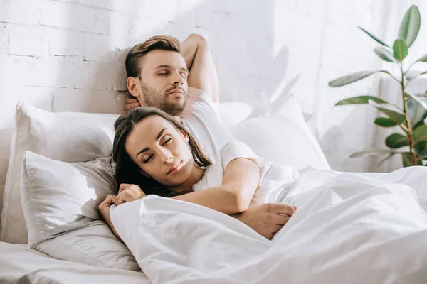 Attractive Young Couple Sleeping Bed Morning — Stock Photo, Image