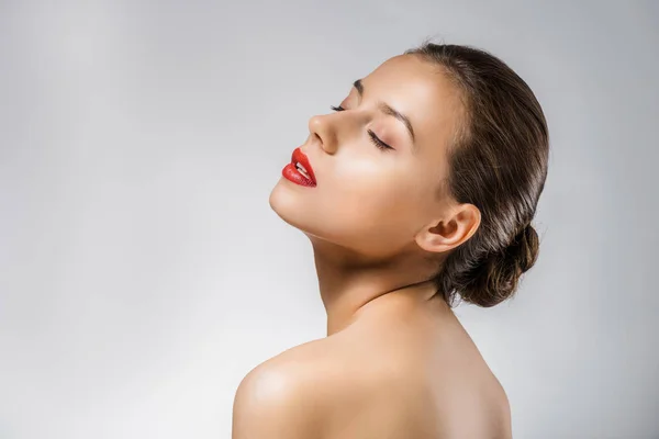 Young Beautiful Woman Red Lips Closed Eyes — Stock Photo, Image