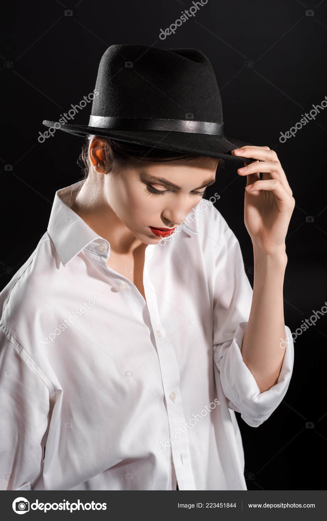 white shirt with red lips