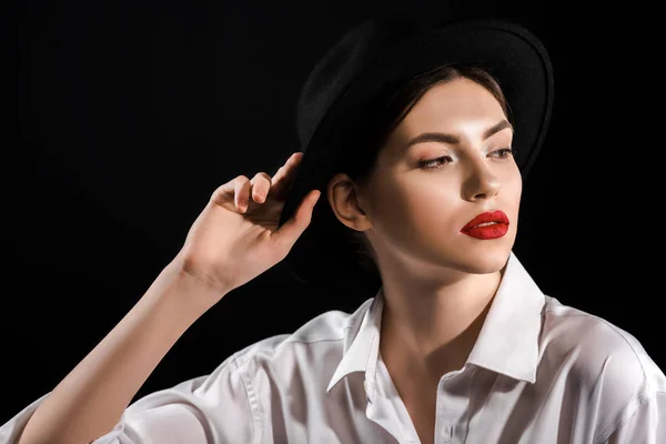 Retrato Modelo Moda Camisa Blanca Sombrero Negro Aislado Negro — Foto de Stock