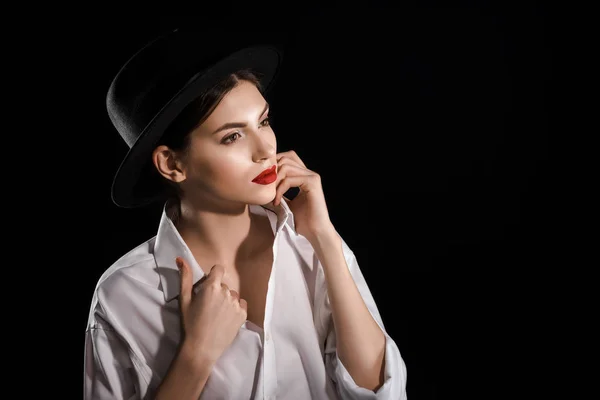 Stylish Pensive Model Red Lips White Shirt Black Hat Posing — Stock Photo, Image