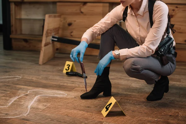 Cropped View Female Detective Collecting Evidence Crime Scene — Stock Photo, Image