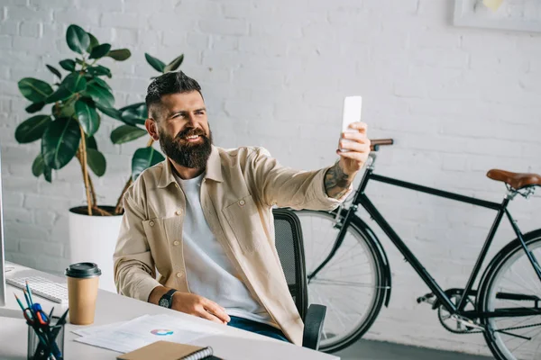 Successful Businessman Laughing Taking Selfie Office Chair — Stock Photo, Image
