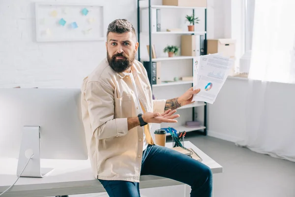 Businessman Gesturing Looking Surprised Modern Office — Stock Photo, Image