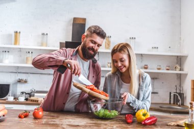Karı koca salatası malzemeler ekleme 