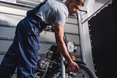 Motosiklet Lastik garaj kontrol tulum yasaktır yetişkin mekanik