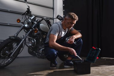 makinist motosiklet garajda sabitleme sonra Araçlar yerine koyma
