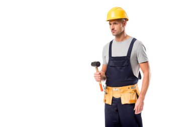 alet kemeri üzerinde beyaz izole çekiç holding inşaat işçisi