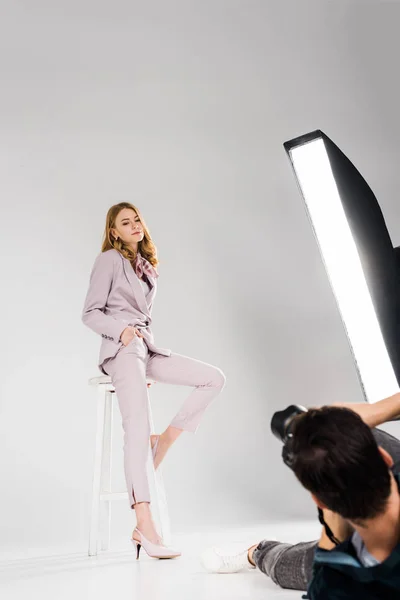 Cropped Shot Photographer Lying Photographing Beautiful Young Woman Photo Studio — Stock Photo, Image