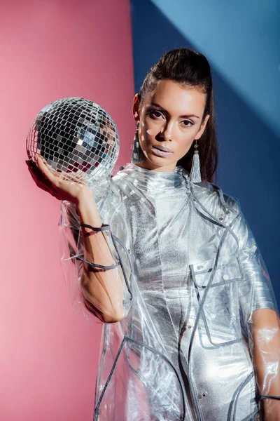 Beautiful Model Silver Bodysuit Raincoat Posing Disco Ball Pink Blue — Stock Photo, Image