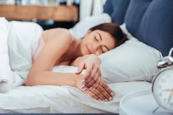Selective Focus Pretty Girl Sleeping Her Bed Morning Time Home — Stock Photo, Image
