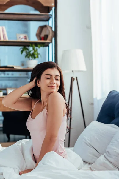 Smiling Pretty Girl Closed Eyes Sitting Bed Morning Time Home — Stock Photo, Image