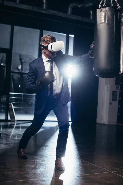 Businessman Suit Virtual Reality Headset Boxing Gym — Stock Photo, Image