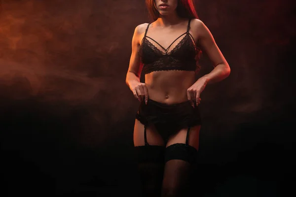 Recortado Vista Sexy Mujer Joven Posando Ropa Interior Encaje —  Fotos de Stock